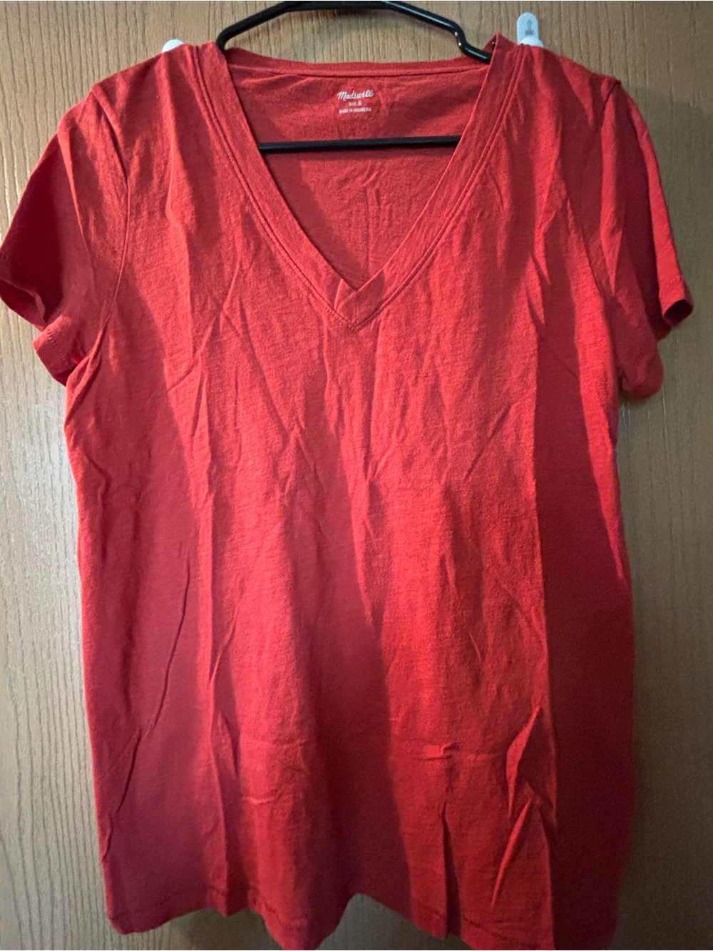 Madewell Women’s V-Neck Short Sleeve Tee in Red